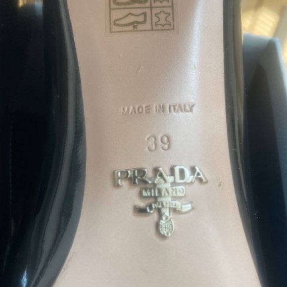 $995- PRADA Vernice Patent Loafer Black Pumps /  Logo - Picture 12 of 12
